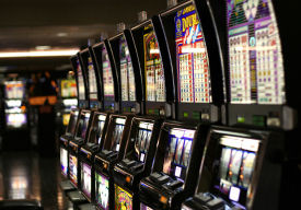 Las_Vegas_slot_machines.jpg